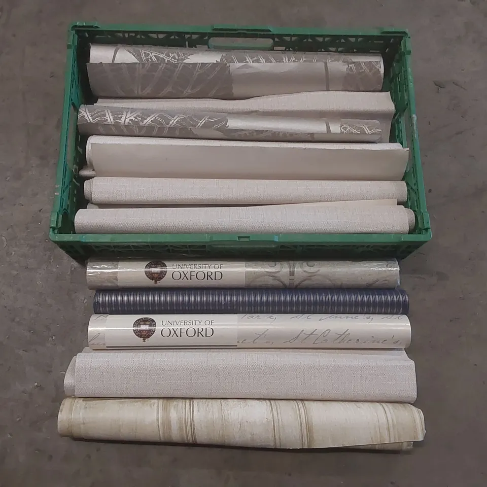LOT CONTAINING APPROXIMATELY 15x ASSORTED WALLPAPER ROLLS