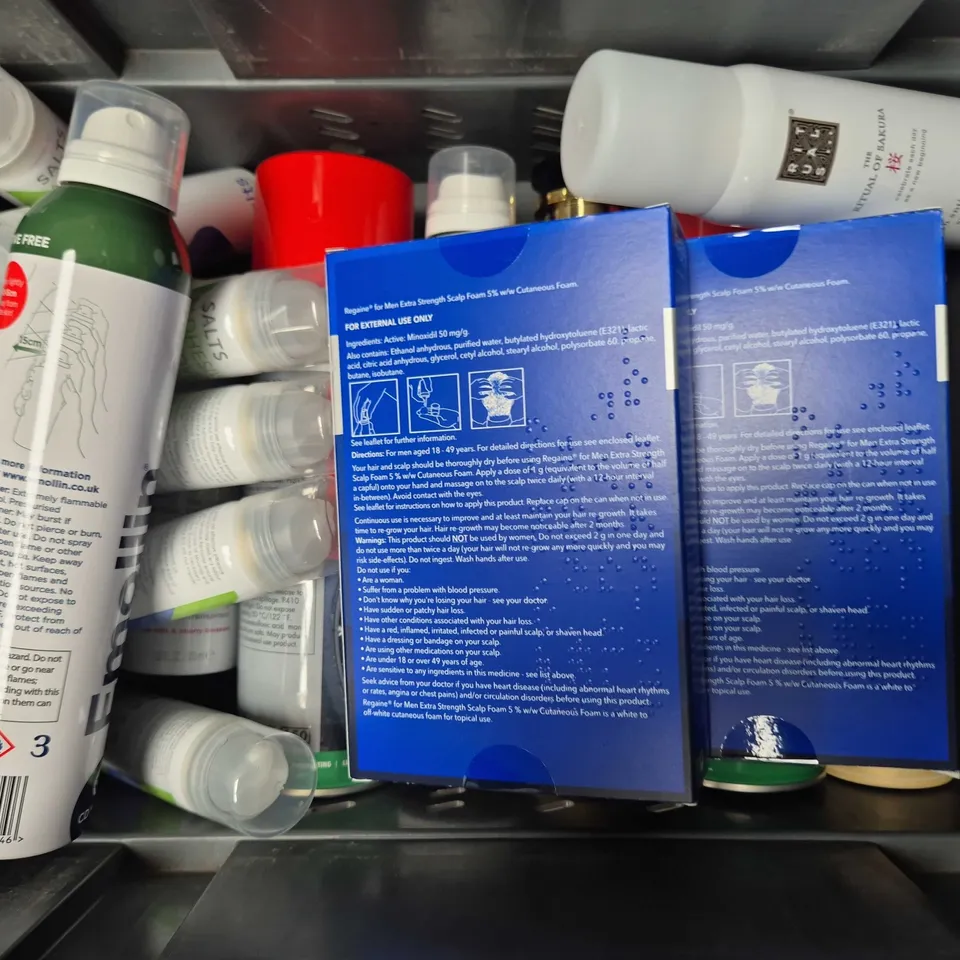 APPROXIMATELY 15 ASSORTED AEROSOLS TO INCLUDE EMOLLIENT SPRAY , RITUALS AND BODY MIST