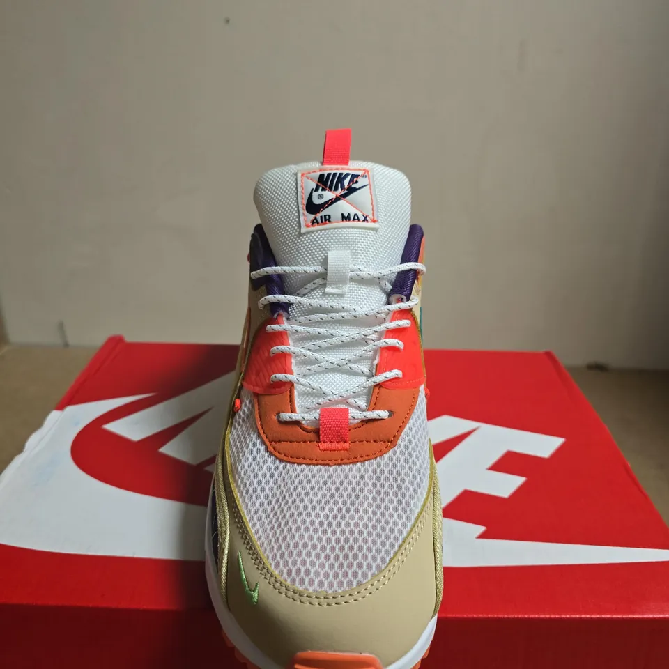 BOXED PAIR OF NIKE AIR MAX 90 TRAINERS - UK SIZE 9