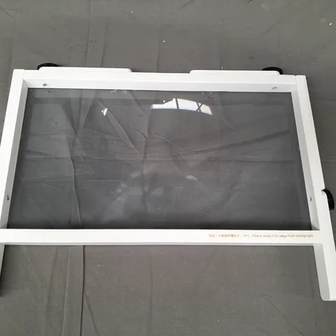 BOXED UNBRANDED LARGE FRAMED MAGNIFYING GLASS
