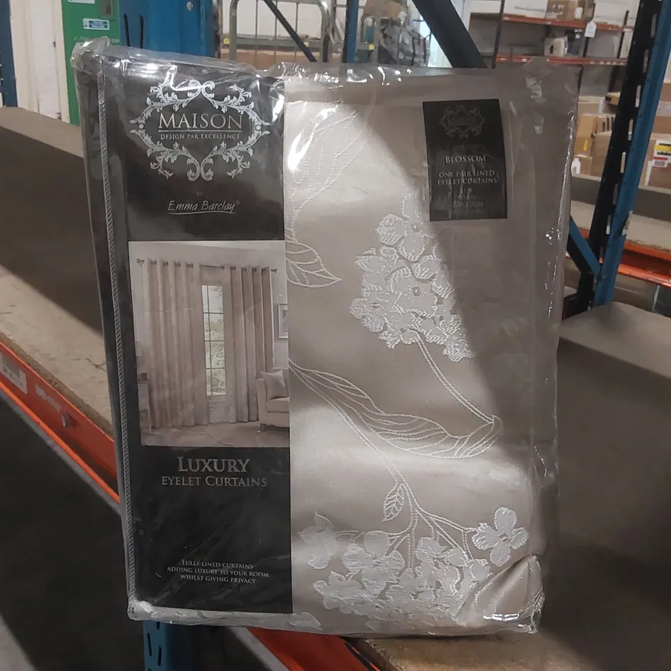 BAGGED MAISON LUXURY EYELET CURTAINS - 228 x 228cm
