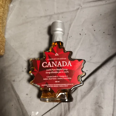 APPROXIMATELY 15 ASSORTED FOOD ITEMS INCLUDING CHEFS LARDER OREGANO , CANADA MAPLE SYRUP AND STOCKWELL SWEETNERS 