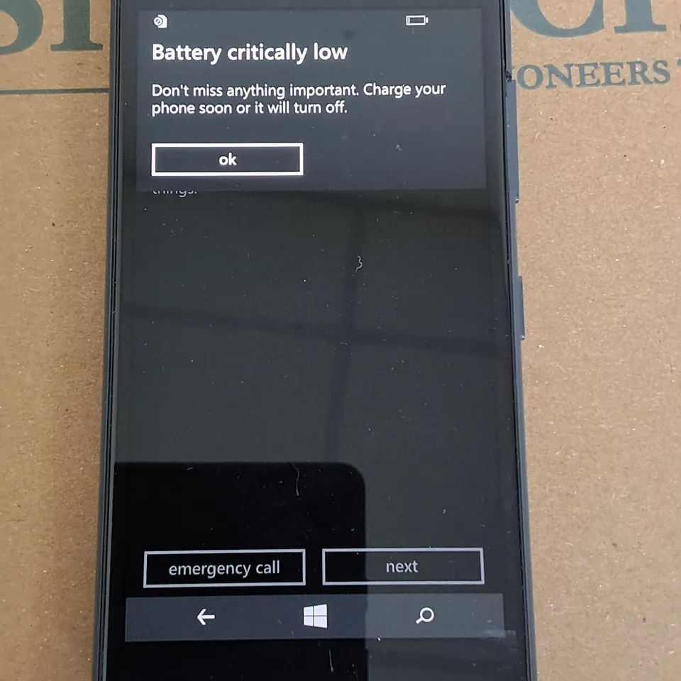 UNBOXED NOKIA LUMIA 735 02 BLACK 8GB