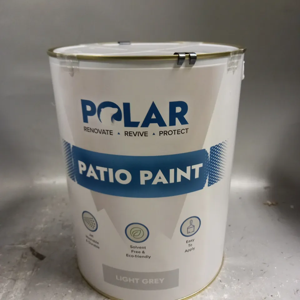 SEALED POLAR PATIO PAINT IN LIGHT GREY - 5L - COLLECTION ONLY 