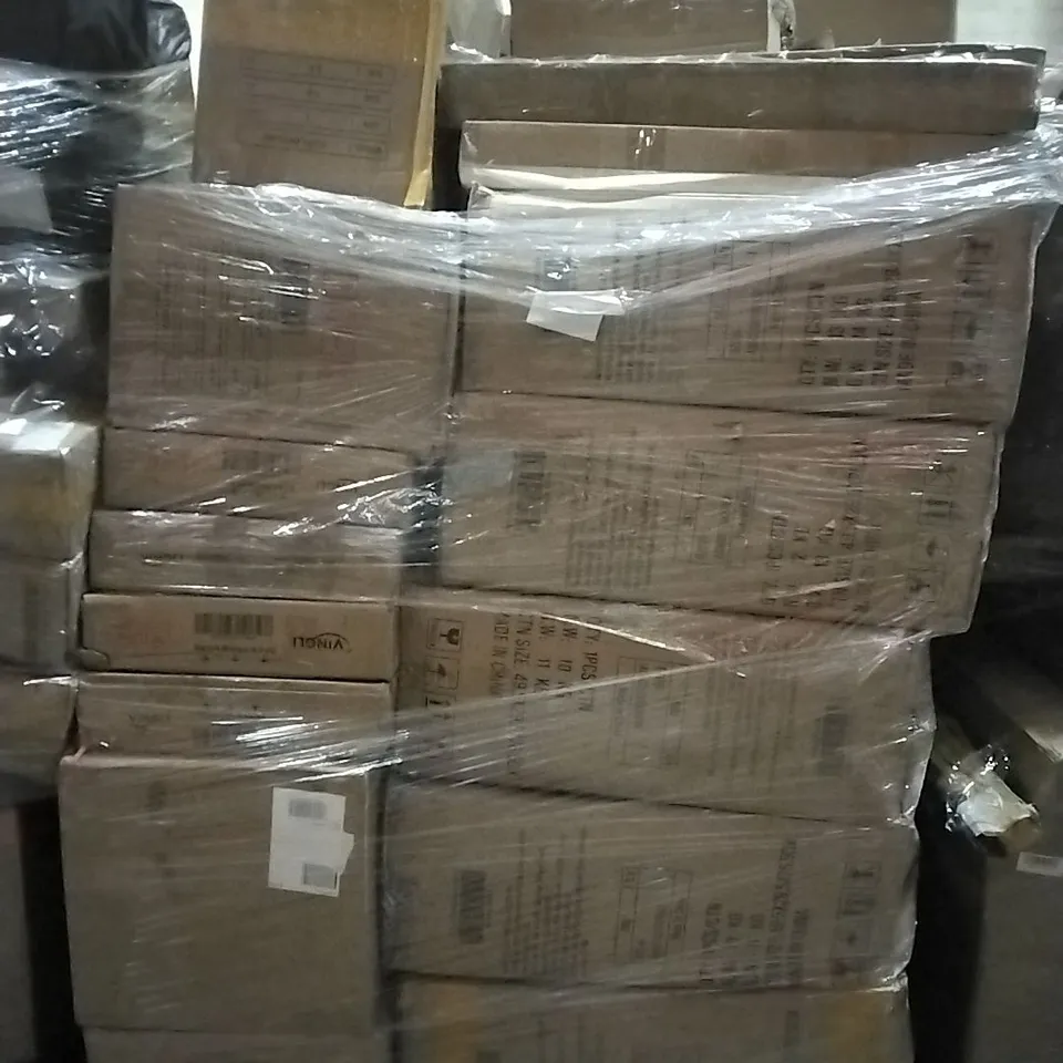 PALLET OF HOUSEHOLD ITEMS TO INCLUDE FURNITURE, POKEMON CARDS AND OTHER ASSORTED ITEMS...