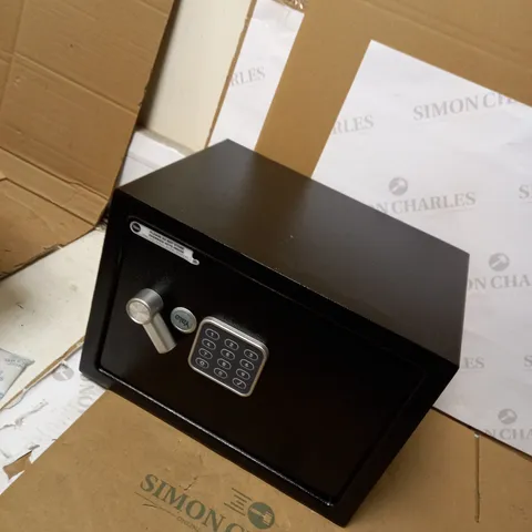 YALE ELECTRONIC SAFE MEDIUM