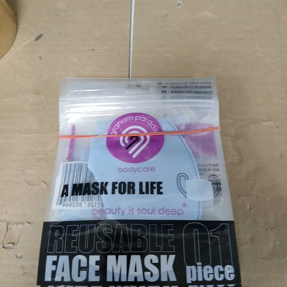BOX OF APPROXIMATELY 160 REUSABLE FACE MASKS - BLUE