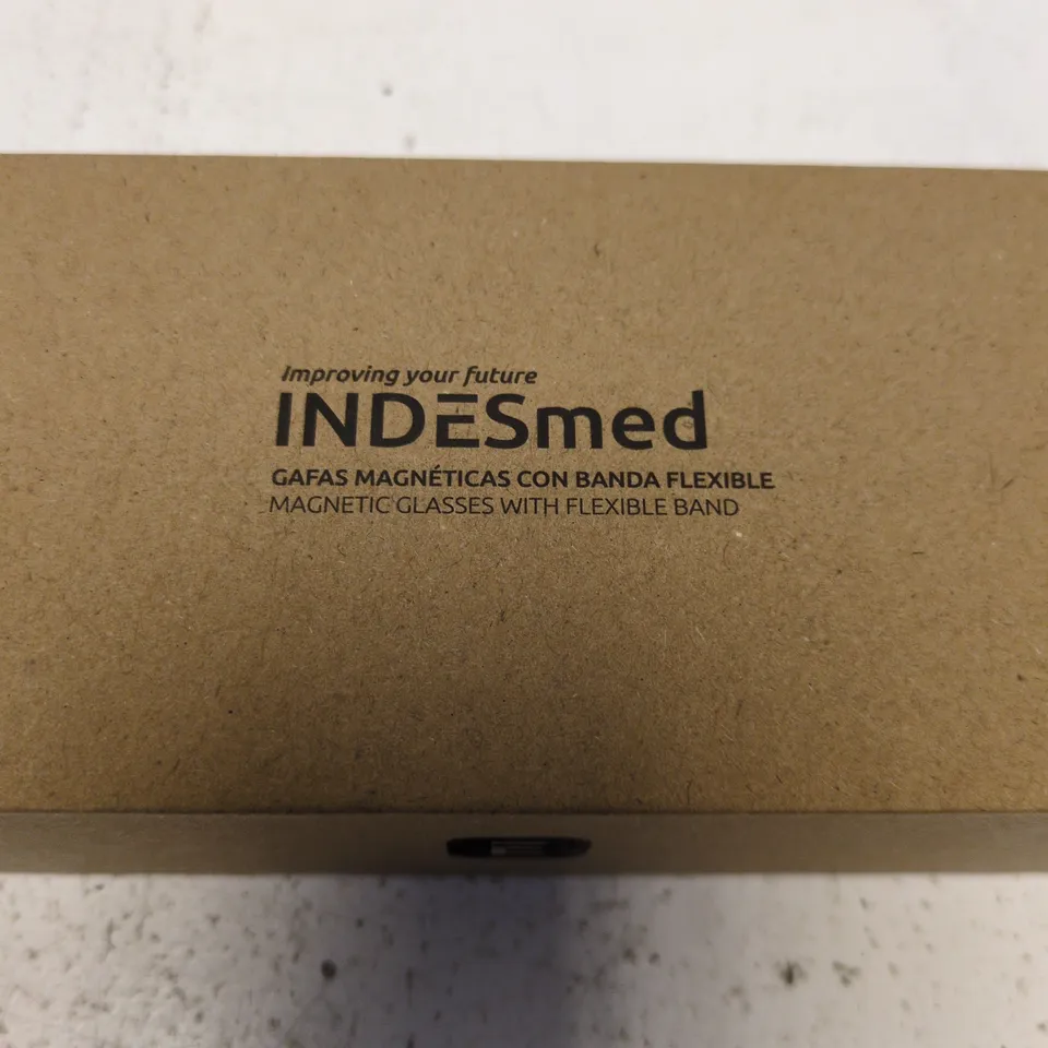 INDESMED MAGNETIC GLASSES WITH FLEXIBLE BAND – BOXED