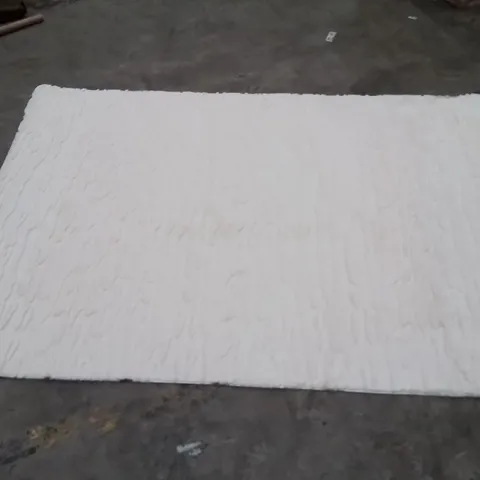 QUALITY DESIGNER AREA RUG - APPROXIMATELY 230X160CM