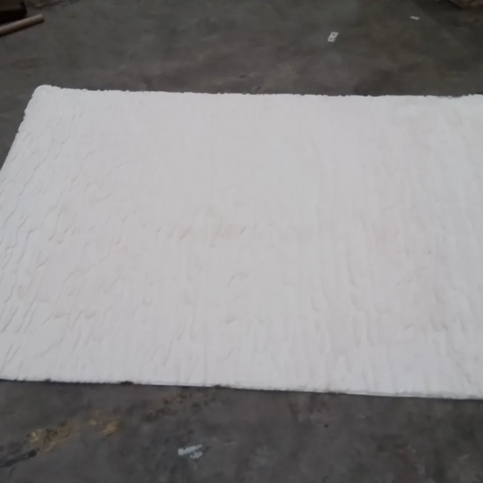 QUALITY DESIGNER AREA RUG - APPROXIMATELY 230X160CM