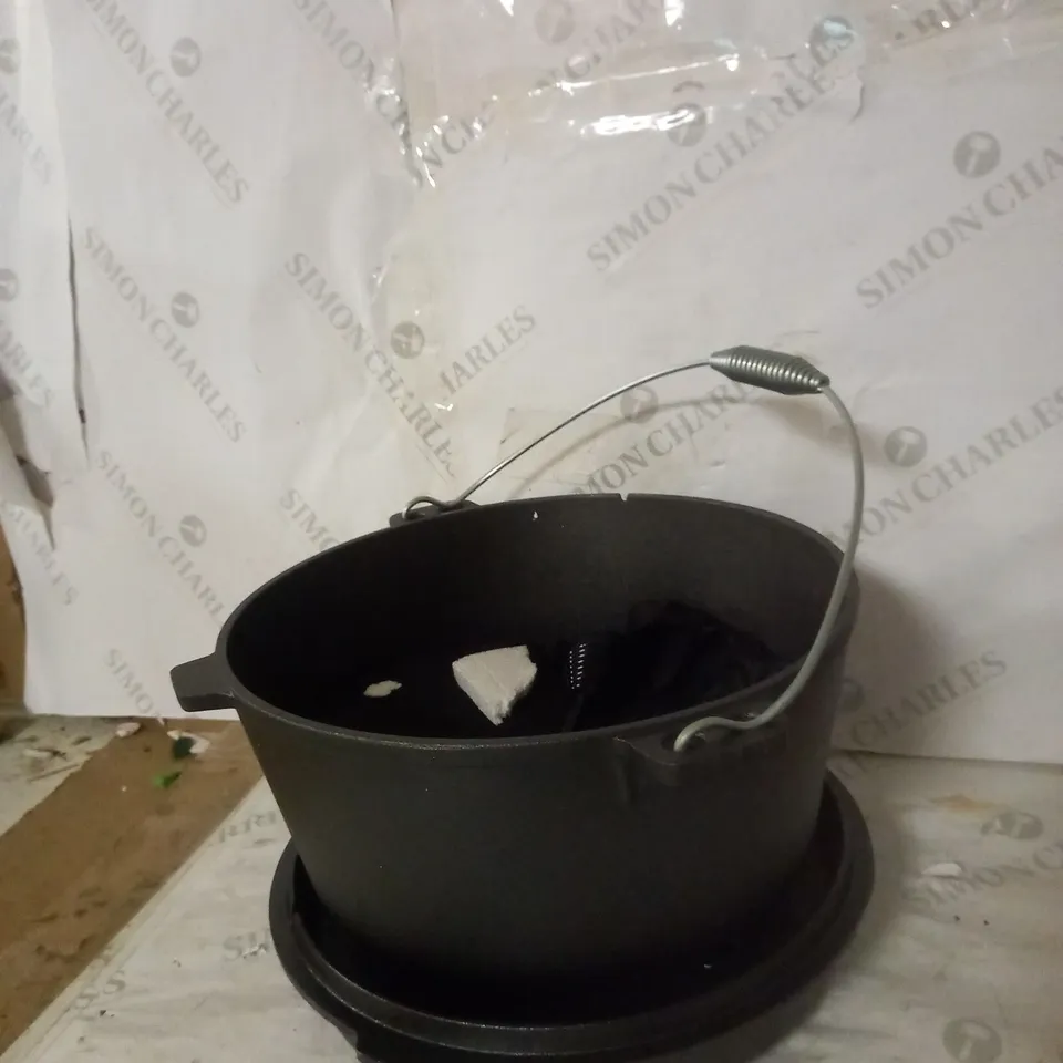 VOUNOT DUTCH OVEN 9 LITERS, PRE-SEASONED CAST IRON POT WITH CARRY BAG