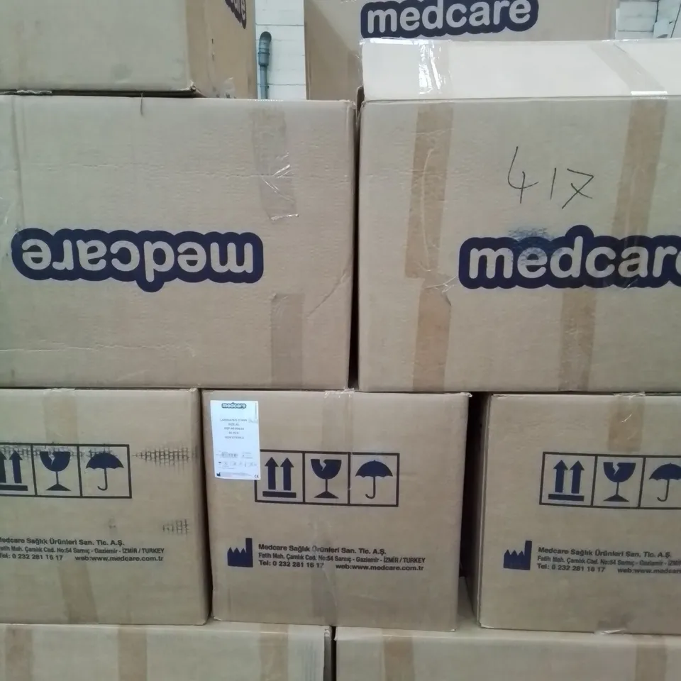 PALLET OF APPROXIMATELY 800 ASSORTED BRAND NEW MEDICARE LAMINATED NON STERILE GOWNS - SIZE XL