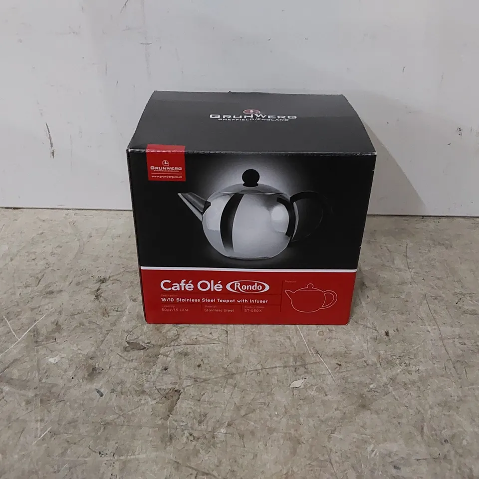 BOXED CAFÉ OLE RONDO STAINLESS STEEL TEA POT WITH INFUSER (1 BOX)