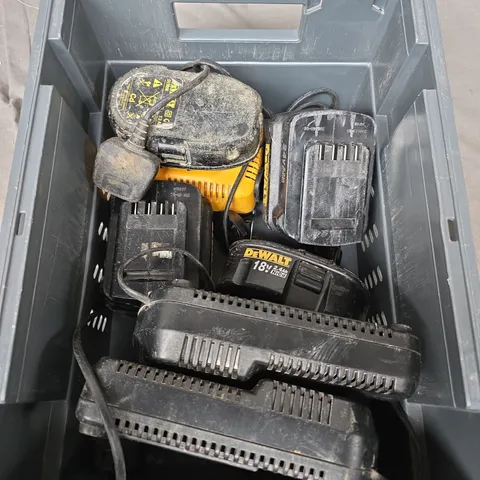 APPROXIMATELY 4 ASSORTED DEWALT BATTERIES & CHARGERS 