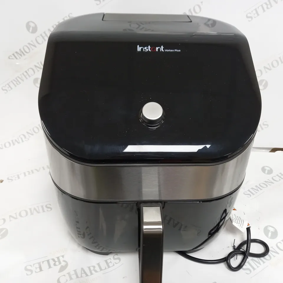 BOXED INSTANT VORTEX 6 IN 1 AIR FRYER 