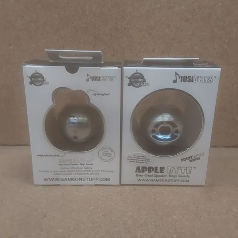 BOX OF APPROX 48 x BRAND NEW MUSIBYTES APPLE FRUIT BYTE PLUG & PLAY MINI SIZED SPEAKERS - SILVER