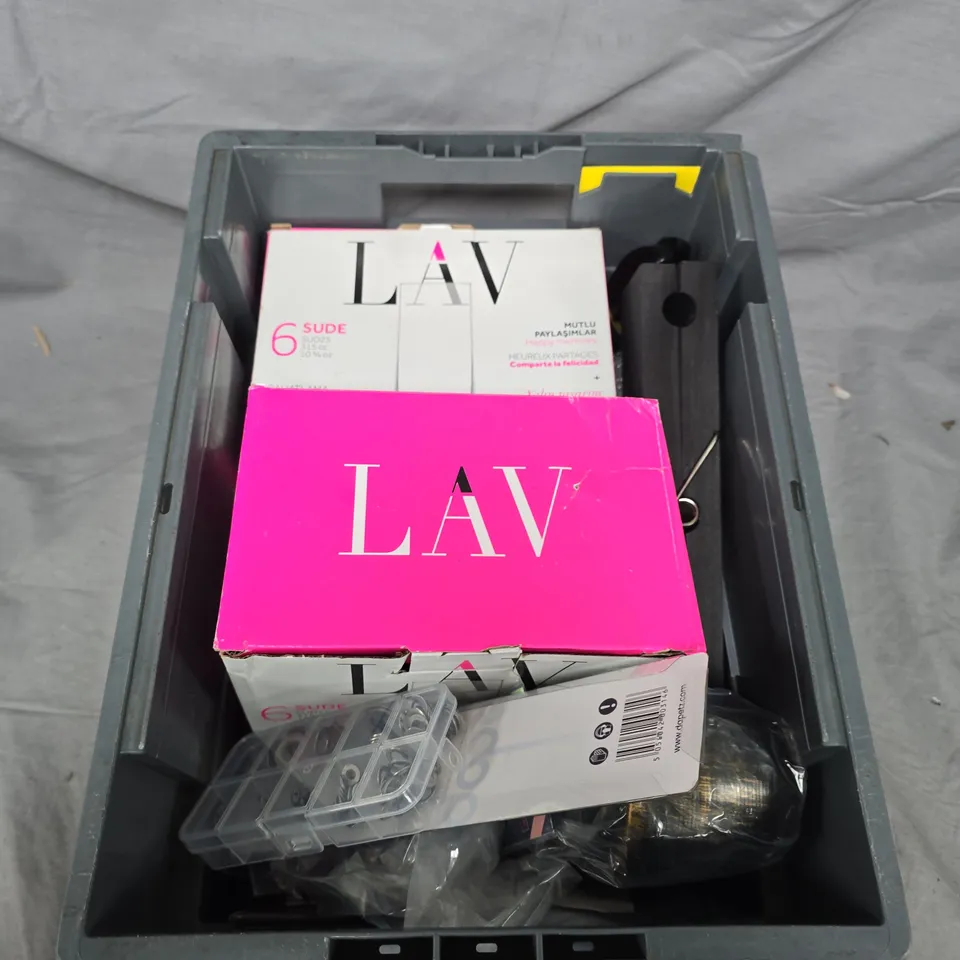 APPROXIMATELY 15 ASSORTED HOUSEHOLD ITEMS TO INCLUDE GLASSES , TOOL EQUIPMENT , ETC 