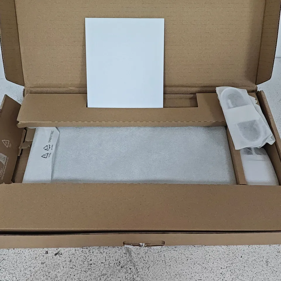 BOXED SAMSUNG CHROMEBOOK GO INTEL CELERON LAPTOP IN SILVER - XE340XDA