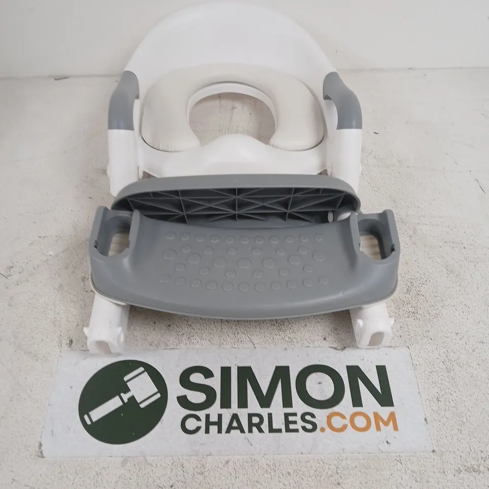 POTTY TRAINING SEAT IN GREY FEATURES A FOLDABLE LADDER