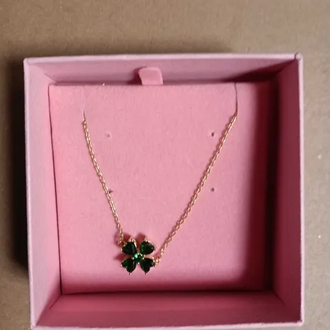SWAROVSKI BRACELET – GREEN CLOVER PENDANT ON CHAIN 