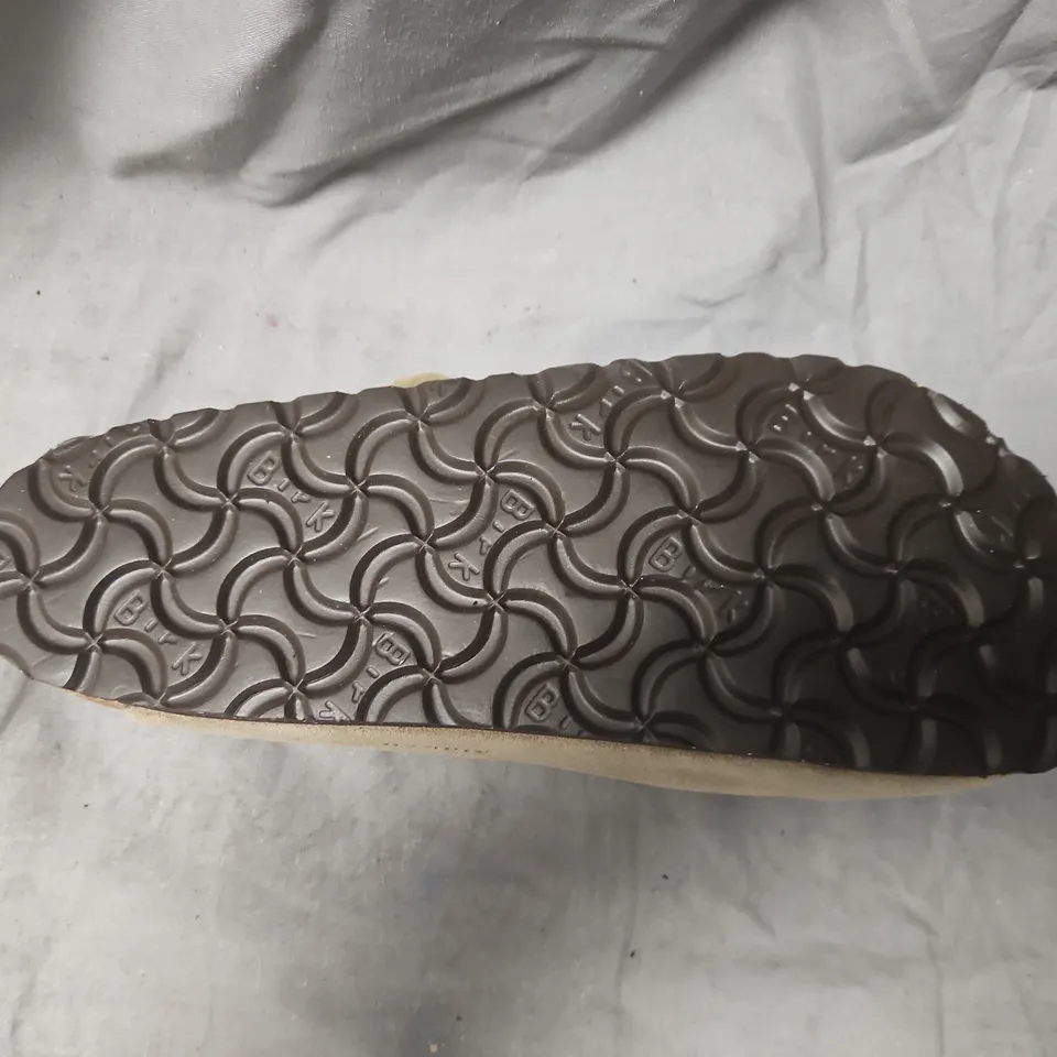 BIRKENSTOCK BOSTON BS TAUPE SUEDE CLOG – UK 6 (EU 39)