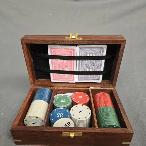 BOXED POKER SET