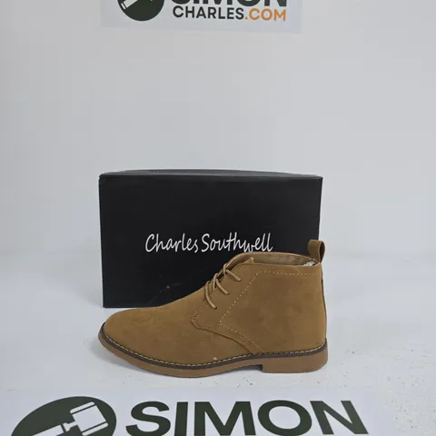CHARLES SOUTHWELL PANAMA SAND DESERT BOOTS – UK 7