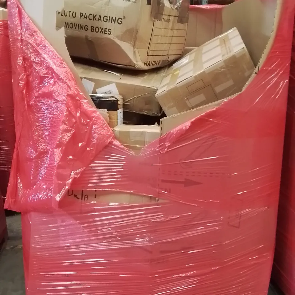 PALLET CONTAINING VARIOUS ASSORTED BOXED HOUSEHOLD ITEMS TO INCLUDE:  BABYS PLAYPEN, CHILDS CAR SEAT AND LOTS MORE UNMARKED BOXED ITEMS 