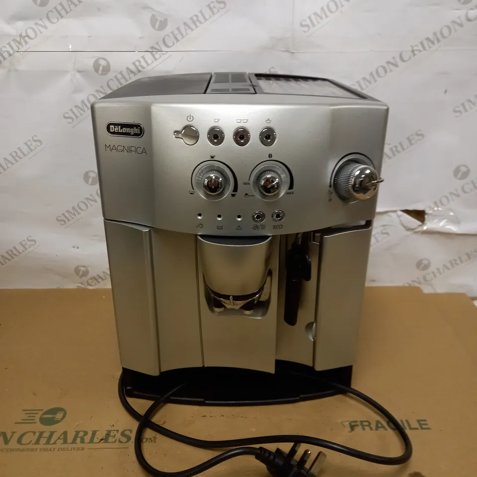 DELONGHI MAGNIFICA COFFEE MACHINE 