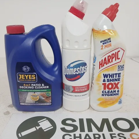 APPROXIMATELY 15 ASSORTED HOUSEHOLD PRODUCTS TO INCLUDE DECKING CLEANER , BLEACH AND HARPIC 