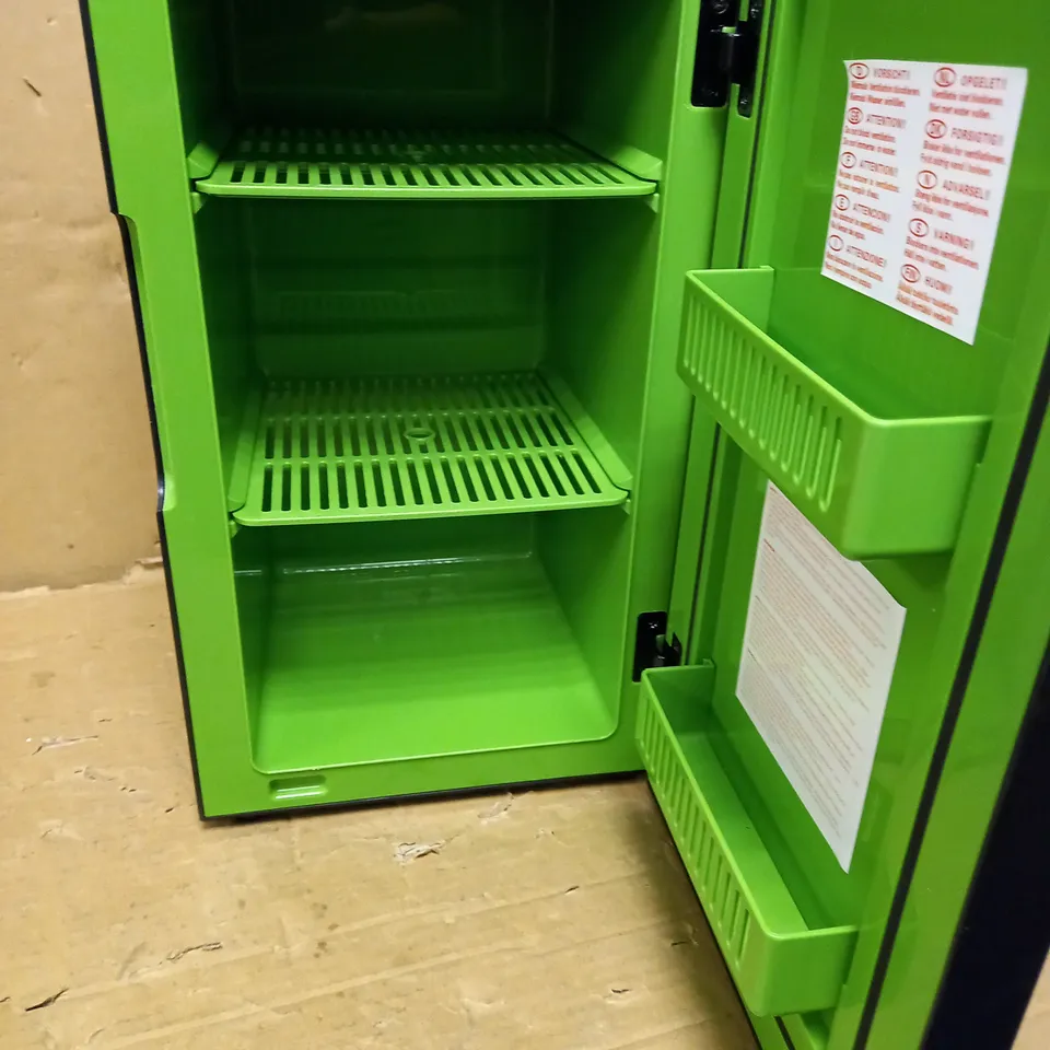 XBOX SERIES X REPLICA MINI FRIDGE THERMOELECTRIC COOLER 1.5:1