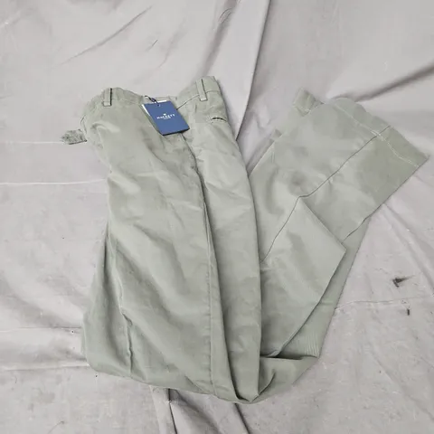 HACKETT CHINO SANDERSON IN THYME GREEN SIZE 32R