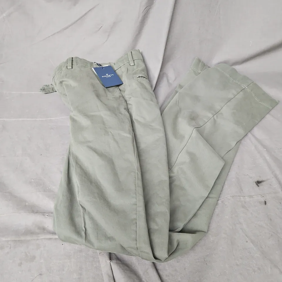 HACKETT CHINO SANDERSON IN THYME GREEN SIZE 32R