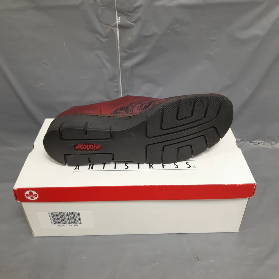BOXED PAIR OF RIEKER VINO RED WOMENS CASUAL SHOES - 6