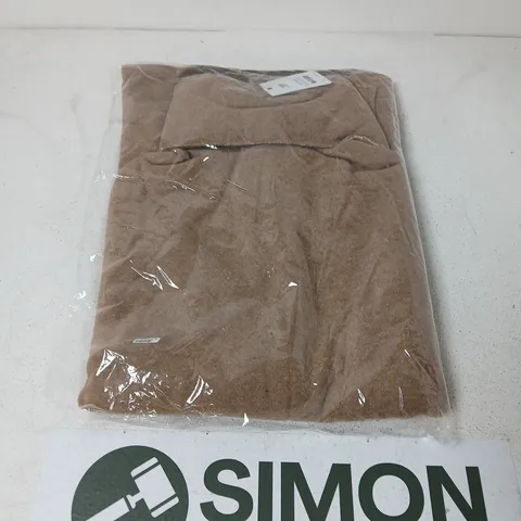 LARGE BOX OF WOMENS CLOTHING ITEMS IN VARIOUS STYLES , COLORS AND SIZES