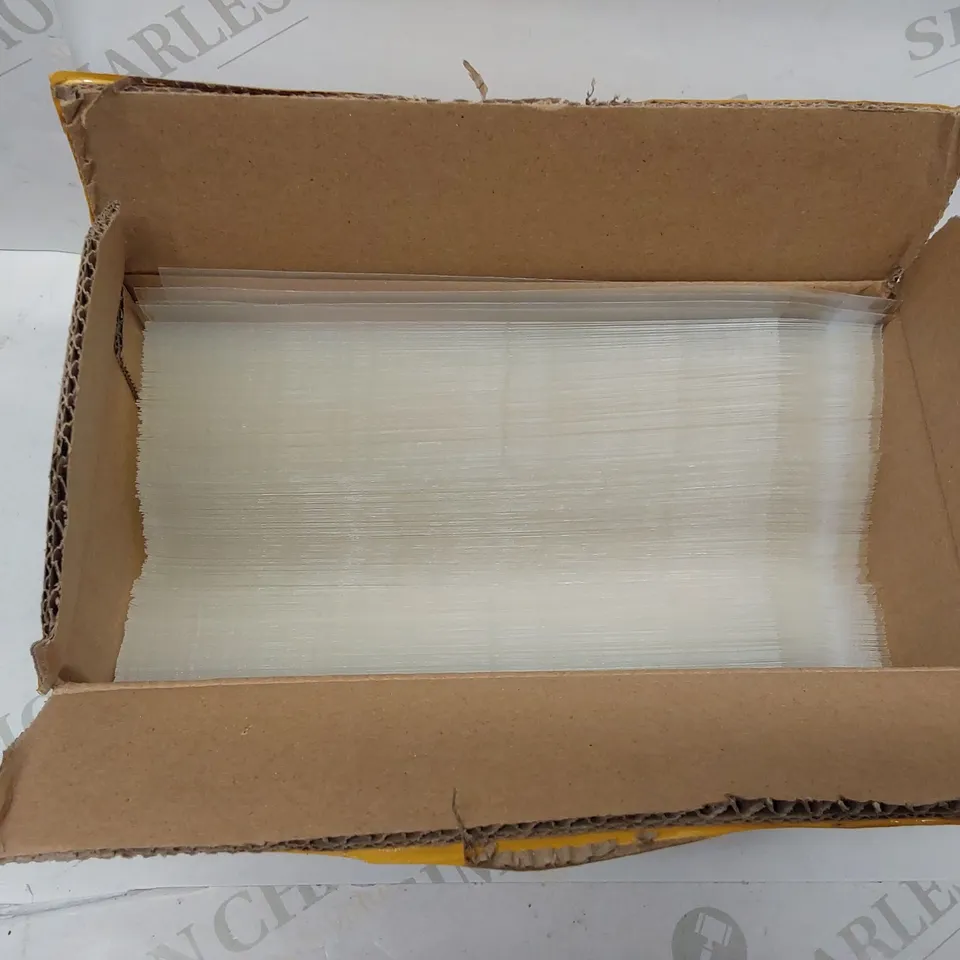 BOX OF APPROXIMATELY 5 BRAND NEW ASSORTED ELECTRONICS AND ACCESSORIES TO INCLUDE;
