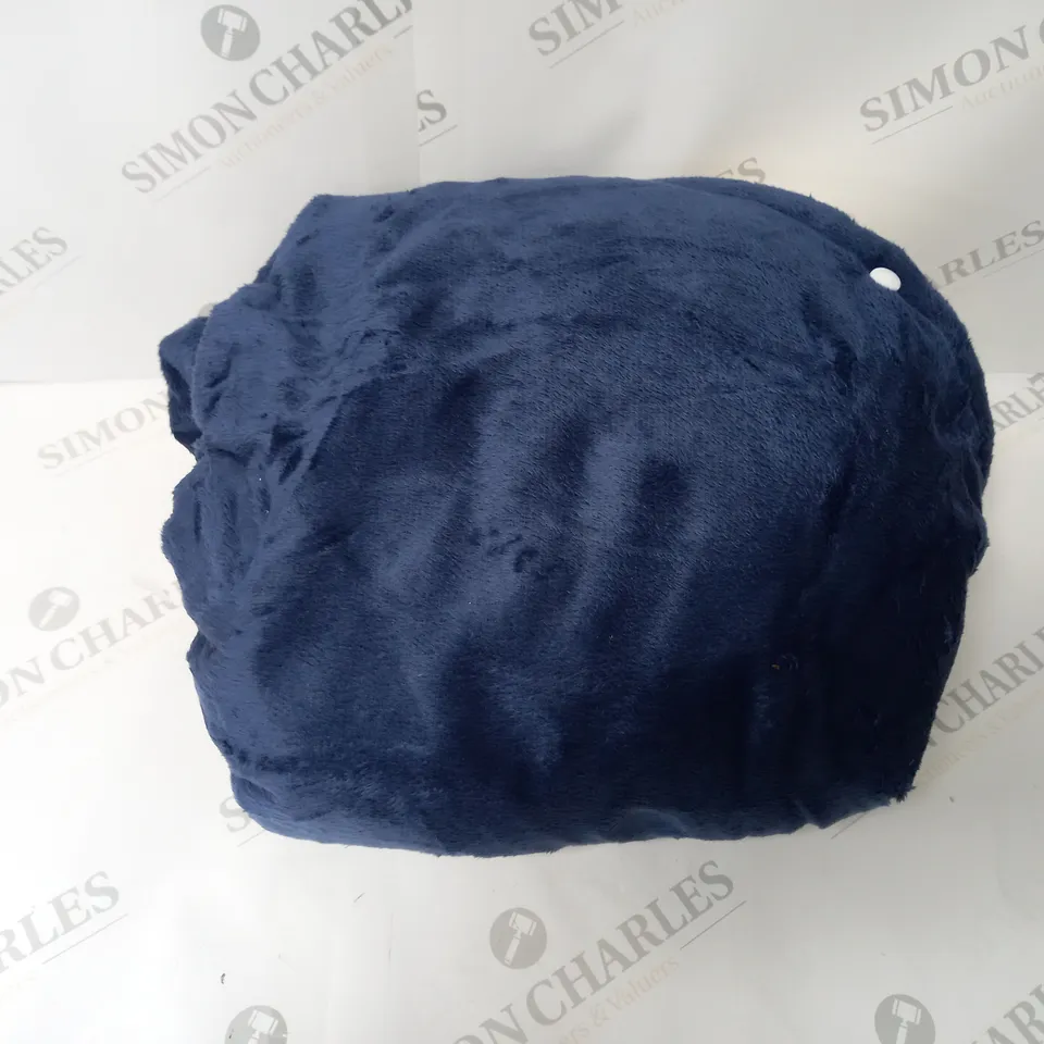 BOXED SUPER POLAR FLEECE HEATED WRAP IN NAVY