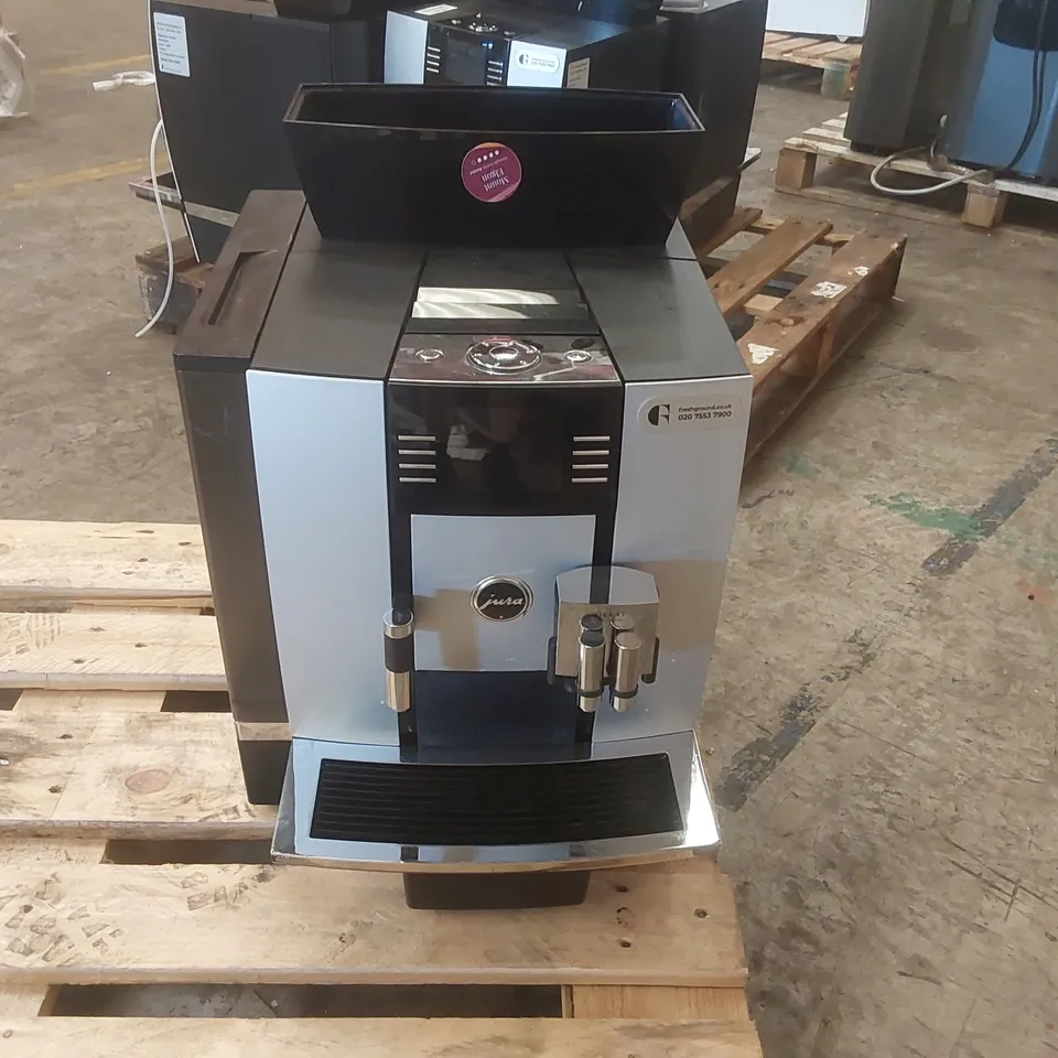 JURA GIGA COMMERCIAL COFFEE MACHINE