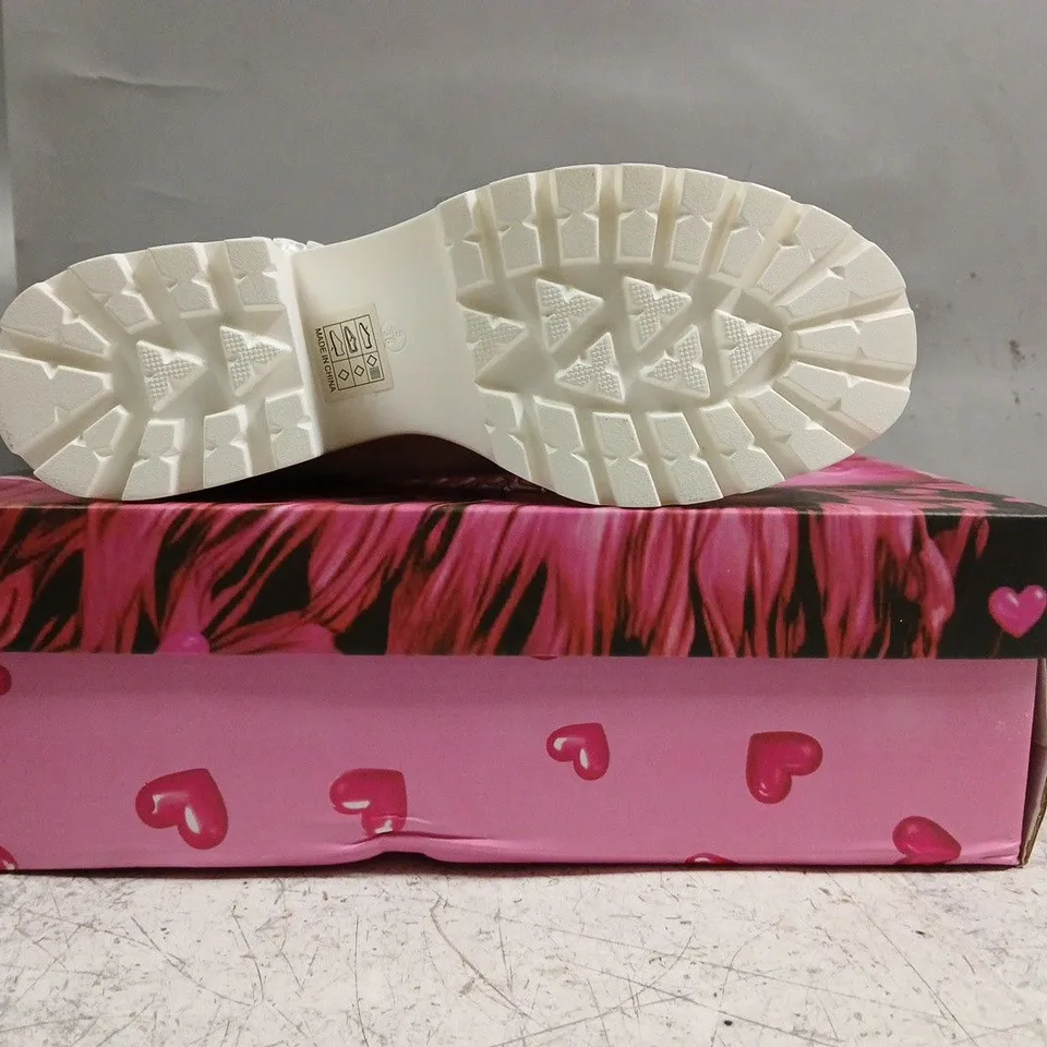 BOXED PAIR OF KOI TIRA RUFFLE MARY JANES PORCELAIN DELIGHTS EDITION IN WHITE SIZE UK 5