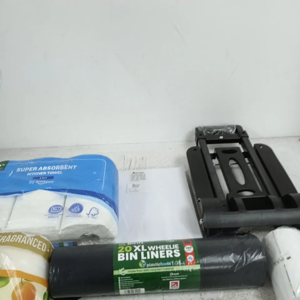 BOX OF APPROXIMATELY 10 ASSORTED ITEMS INCLUDING BIN IT BIN LINERS, BRITISH PAPER AND FABULOSA KITCHEN TOWEL