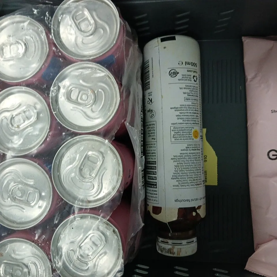 APPROXIMATELY 7 ASSORTED FOOD AND DRINK ITEMS TO INCLUDE HUEL, MOCHA COFFEE PODS, TRIP DRINK MULTIPACK, ETC