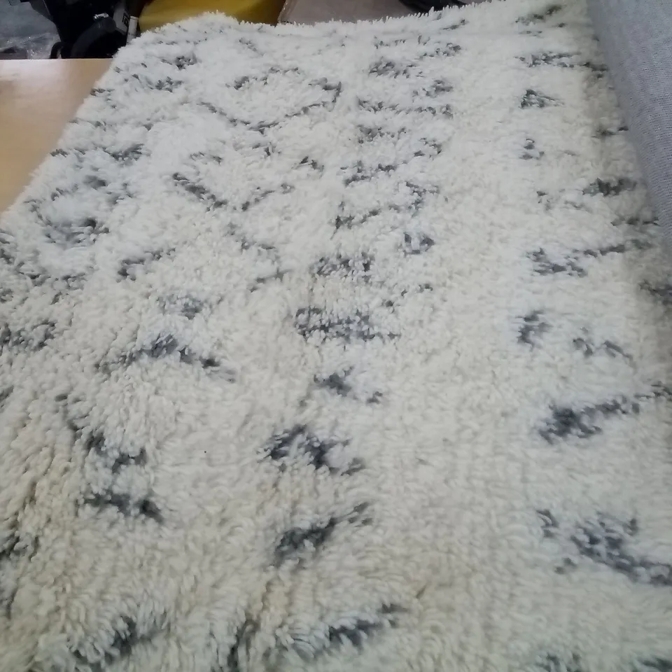 JAKE'S HAND KNOTTED IVORY RUG