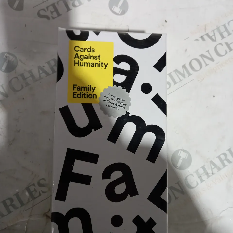 CARDS AGAINST HUMANITY - FAMILY EDITION 