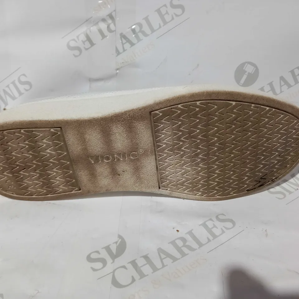 BOXED PAIR OF VIONIC ZINAH SLIP-ON SHOES IN WHITE UK SIZE 7