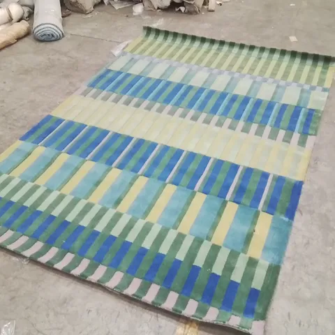QUALITY DESIGNER AREA RUG - APPROXIMATELY 290X200CM