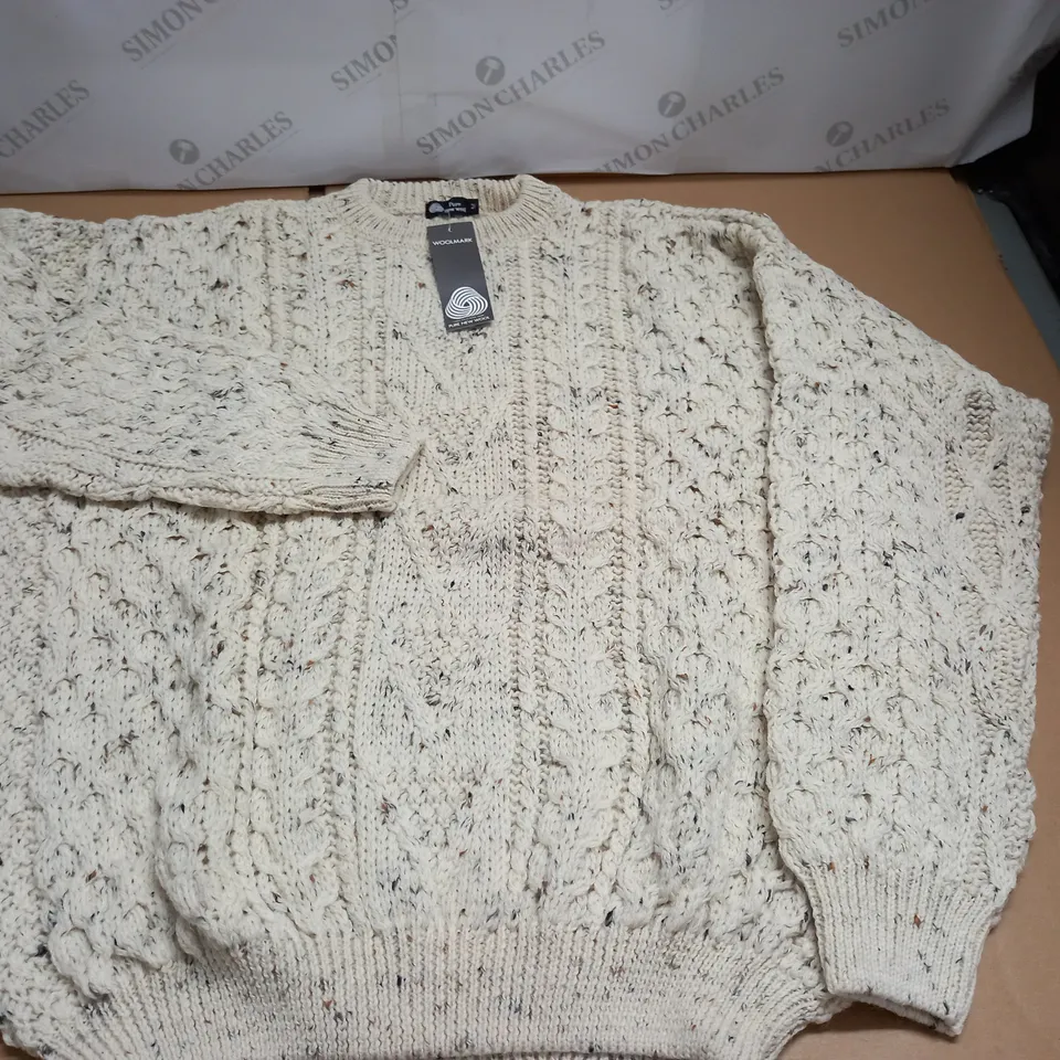 LOT OF APPROXIMATELY 10 AS NEW PURE NEW WOOL JUMPERS - ALL M