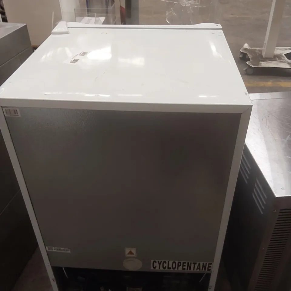 AMICA FC1534 55CM FREESTANDING UNDERCOUNTER LARDER FRIDGE