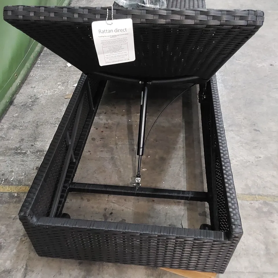 BOXED MIAMI RATRAN SUNLOUNGER WITH COVER 