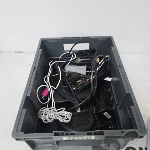 TOTE OF APPROXIMATELY 12 ASSORTED ITEMS TO INCLUDE: SKY ROUTER