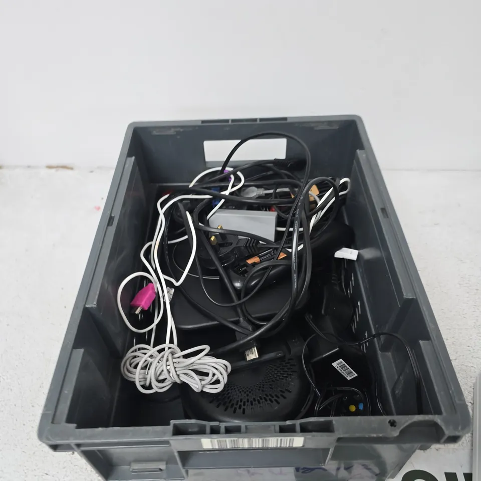 TOTE OF APPROXIMATELY 12 ASSORTED ITEMS TO INCLUDE: SKY ROUTER